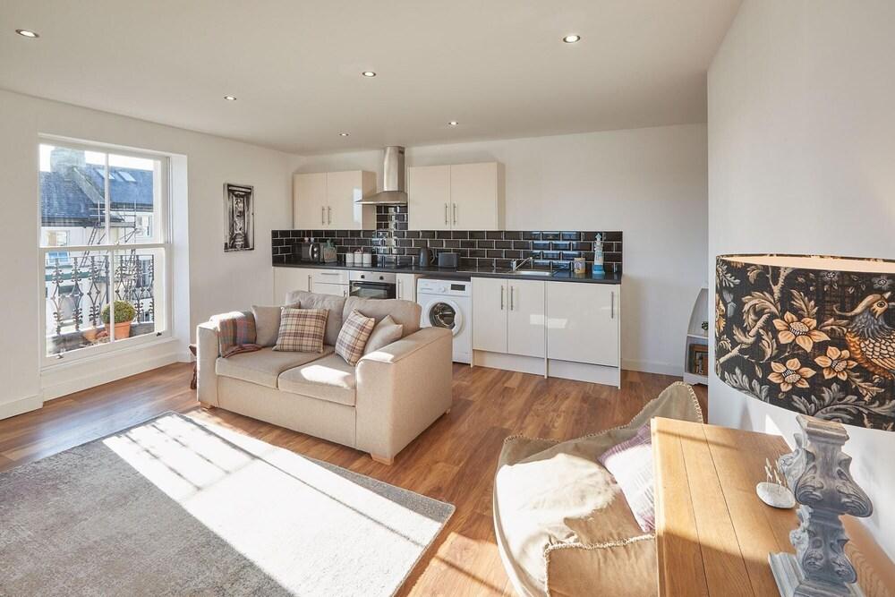 Abbey Court Apartment