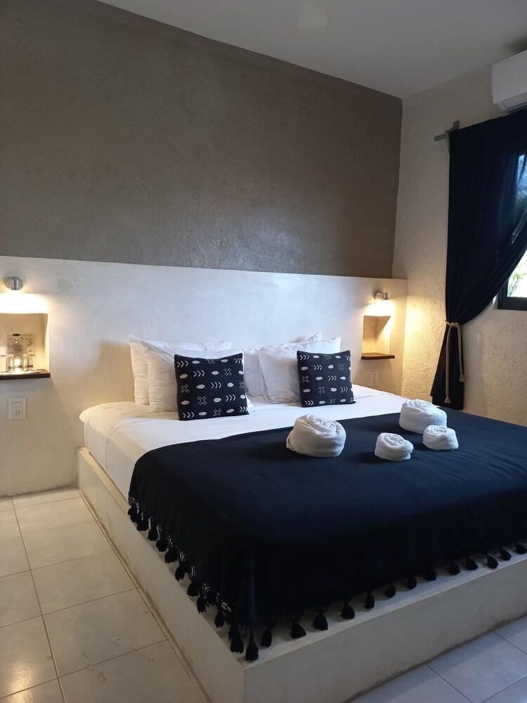 ART HOUSE ARUMA HOTEL