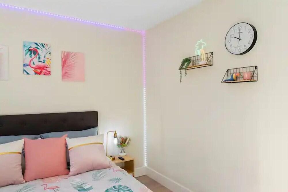 Tropical Hotel Style Home With Pool