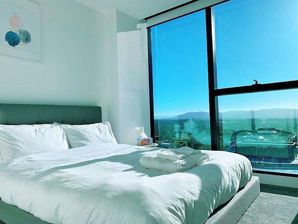 Skygarden Luxury Condo