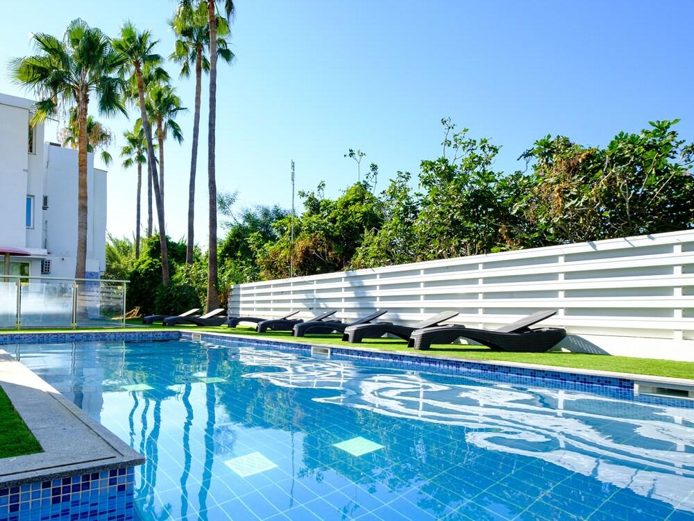 Sanders Rio Gardens - Popular Studio With Shared Pool and Balcony