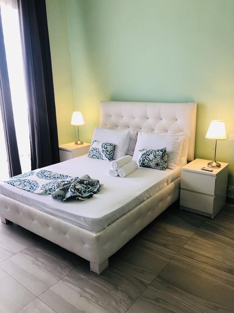 Ducassi Rooftop Pool Deluxe Suites