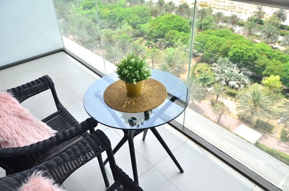 Elegant Fully Furnished Studio-Park View