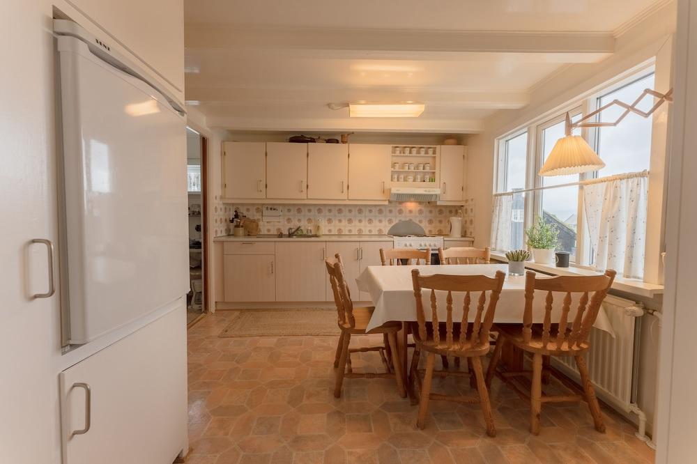 House - Scenic Village - Nature - Hiking