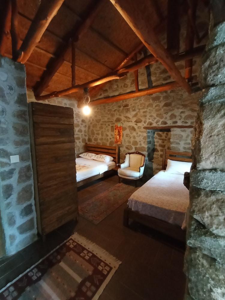 Thousand Ally Boutique