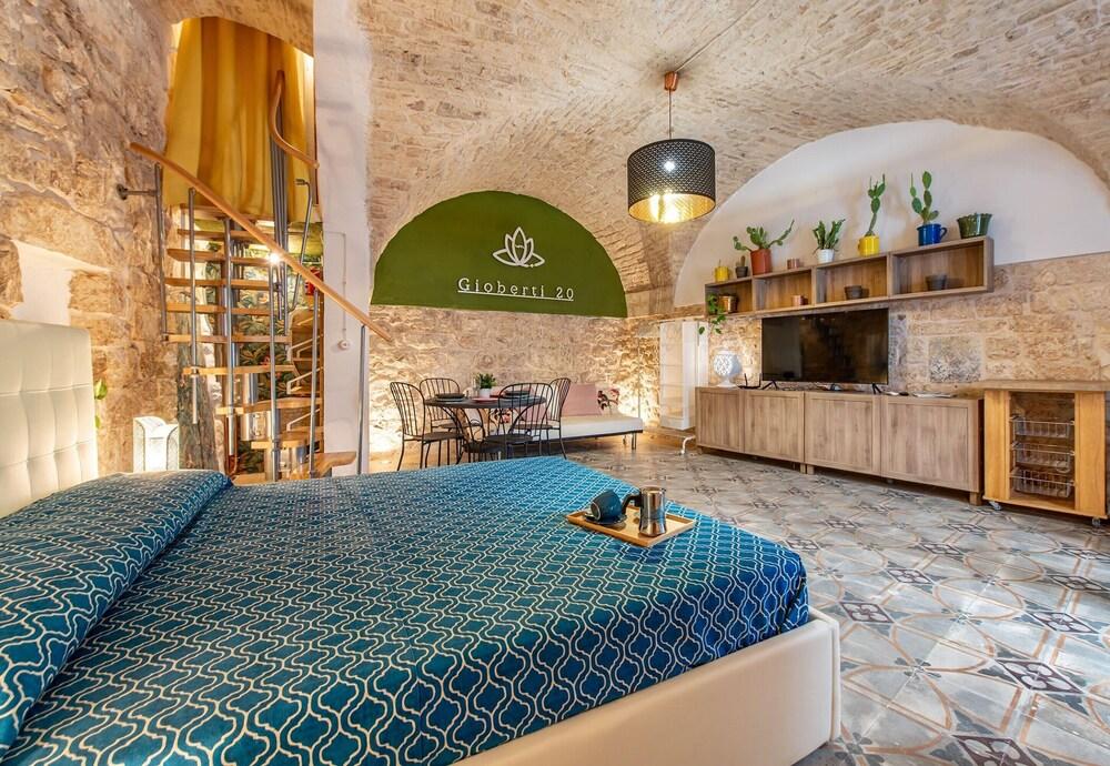 Giob Studio In The Centre