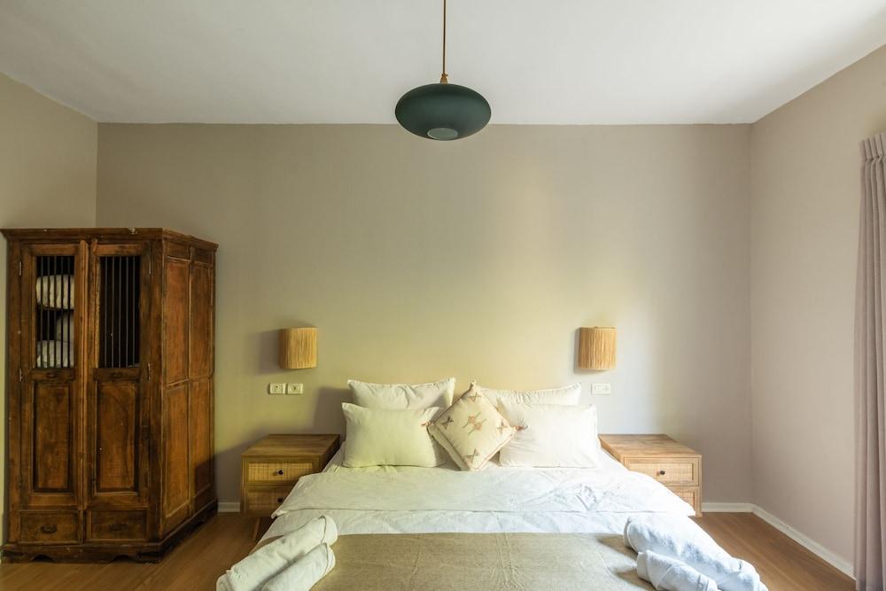 Mantur West Galilee by Selina