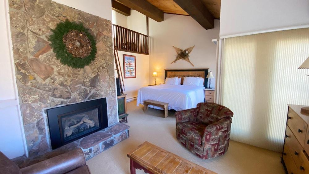 #408 Vail International