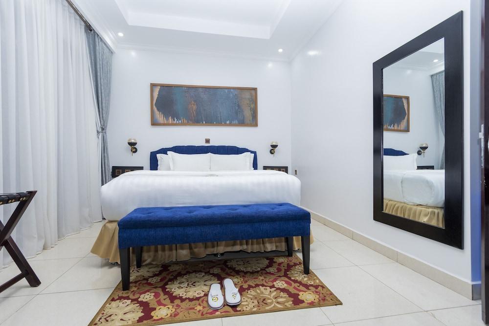 GRAZIA HOTEL & APARTMENTS