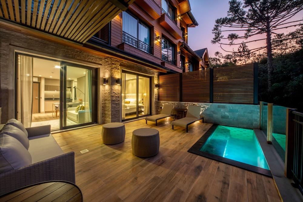 Château Laghetto Collection