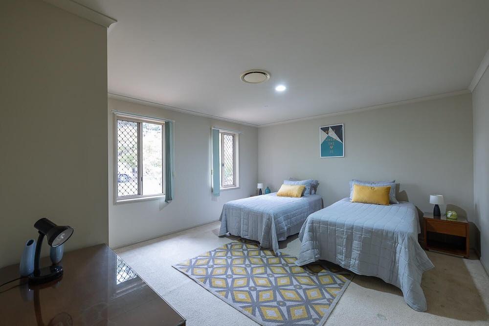 Pineridge Road - Hostel