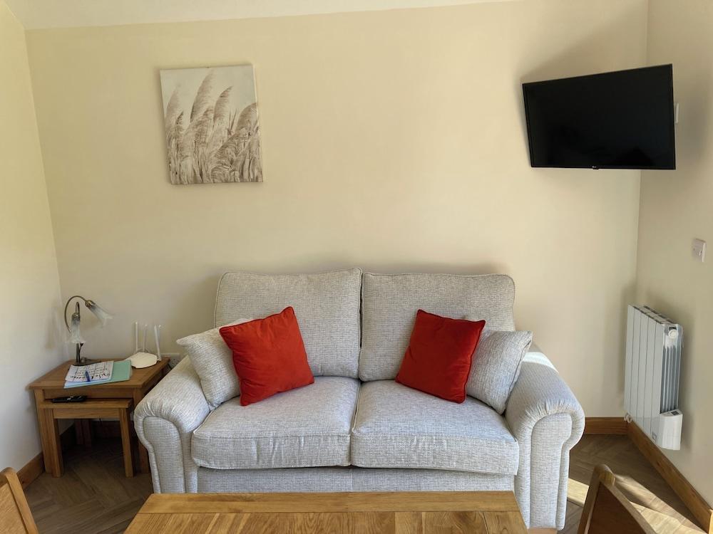 1 Bedroomed Detached Holiday Retreat Pant