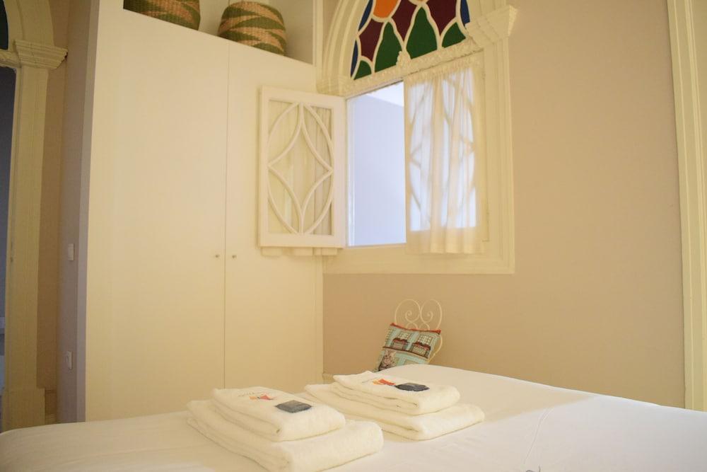 Liiiving - Vintage Balcony Apartment