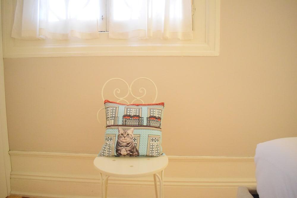 Liiiving - Vintage Balcony Apartment