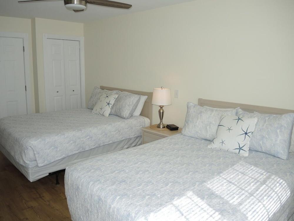 1204 2 Bedroom Villa by RedAwning