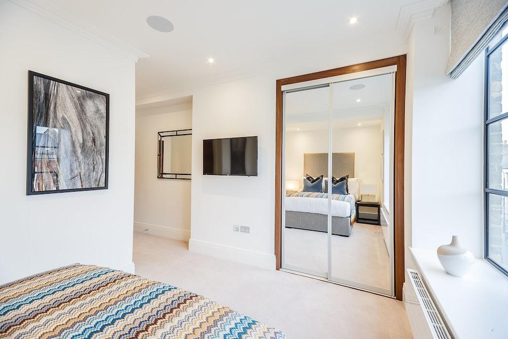 Palace Wharf Apartments