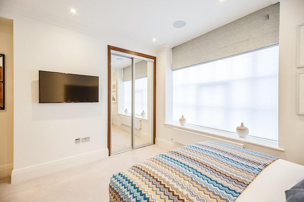 Palace Wharf Apartments