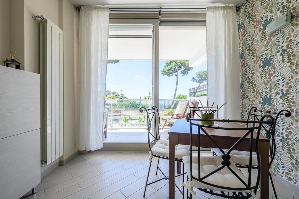 Viale dei Colli Aminei 10