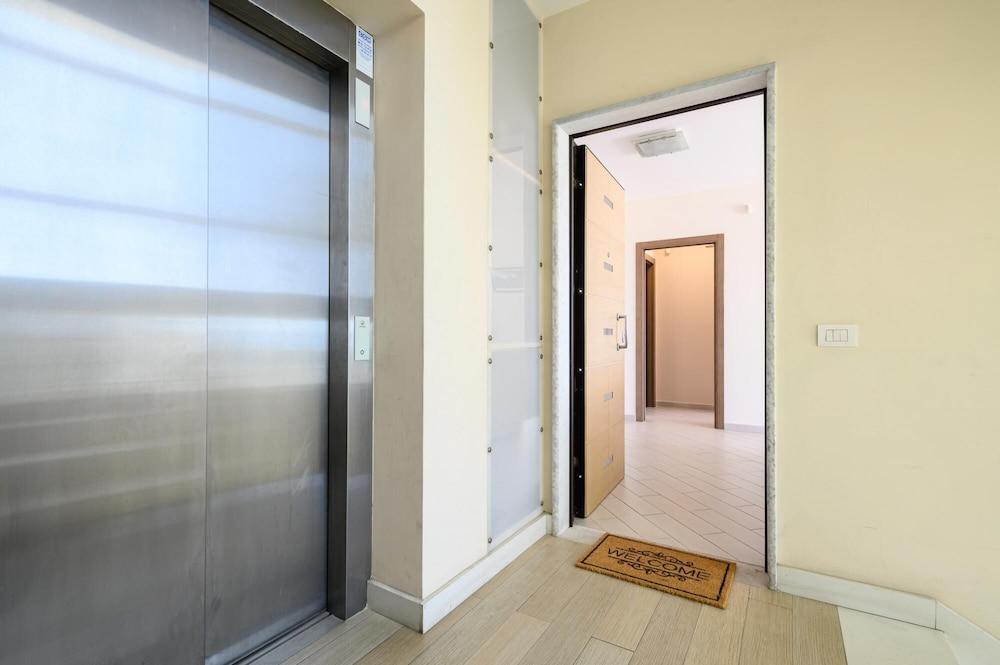 Viale dei Colli Aminei 10