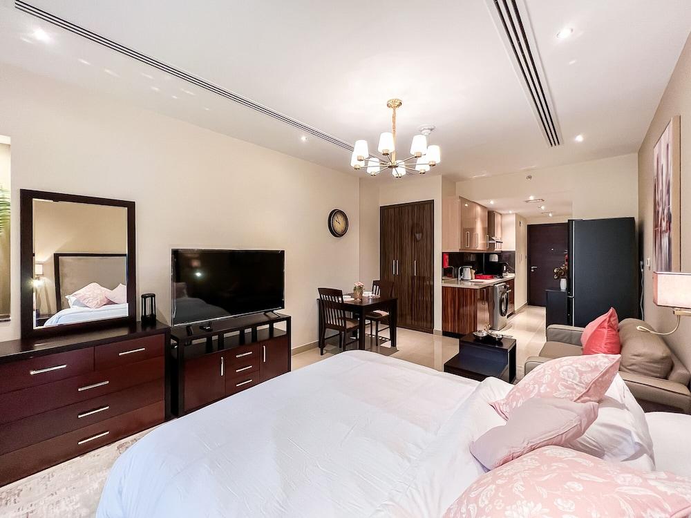 Luton Vacation Homes - Elite Downtown Residence