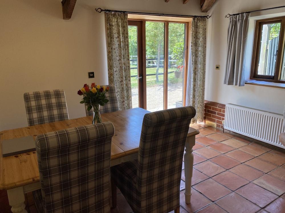 Brundish, Suffolk Barn, 2 Bed Idyllic 6 Acres