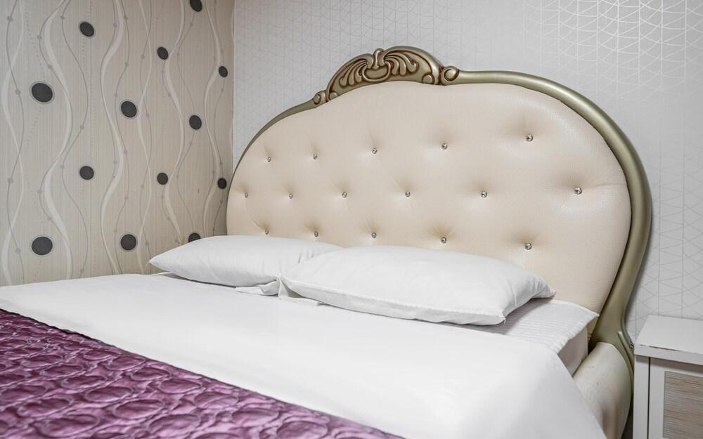 Hoengseong New World Motel