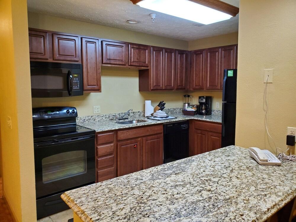 Nashville 2BD Lockoff