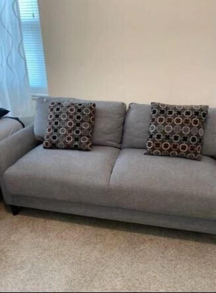 Modern Ocean-side Studio, 1br/1bath, Hollywood, Free Parking + Bbq!