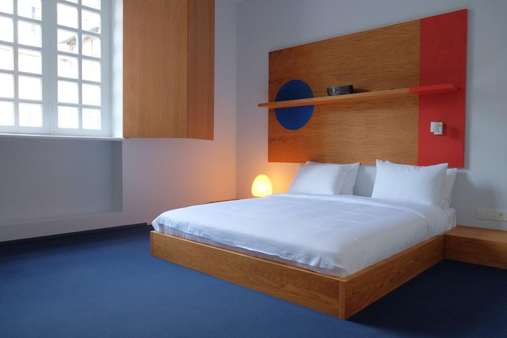 Blueberry Nights Hotel