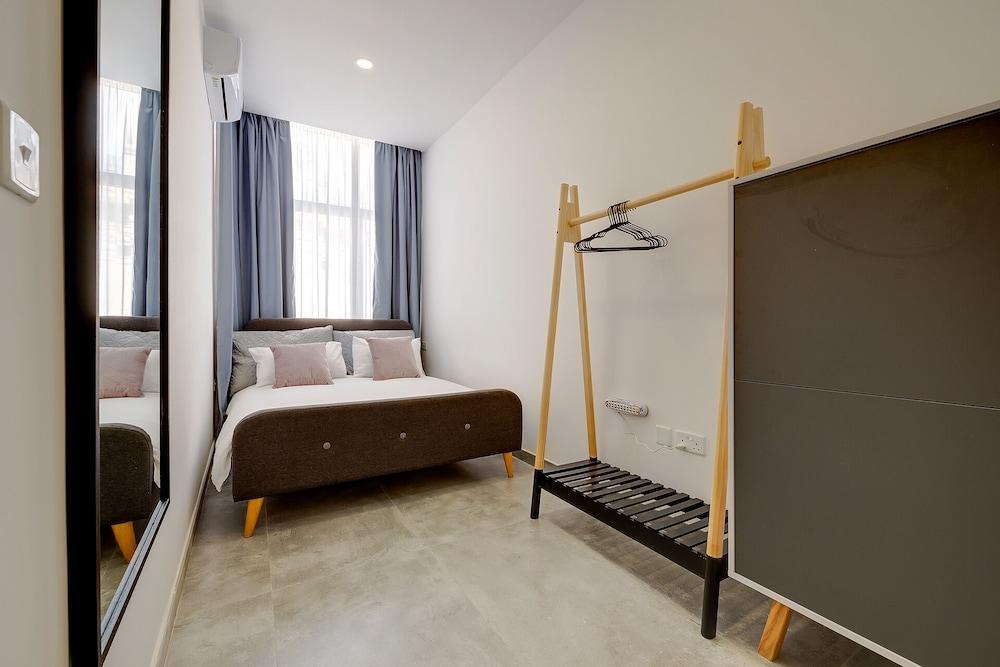 Perfect Location, Idyllic 2BR Apartment