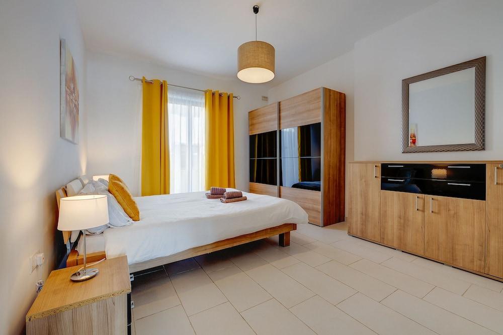 Marvellous Apartment With Valletta and Harbour Views