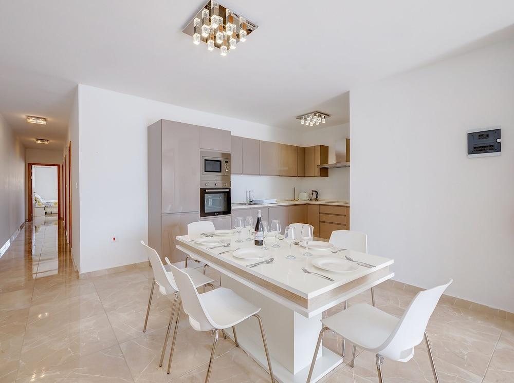 Marvellous 3BR Penthouse in Central St Julian's