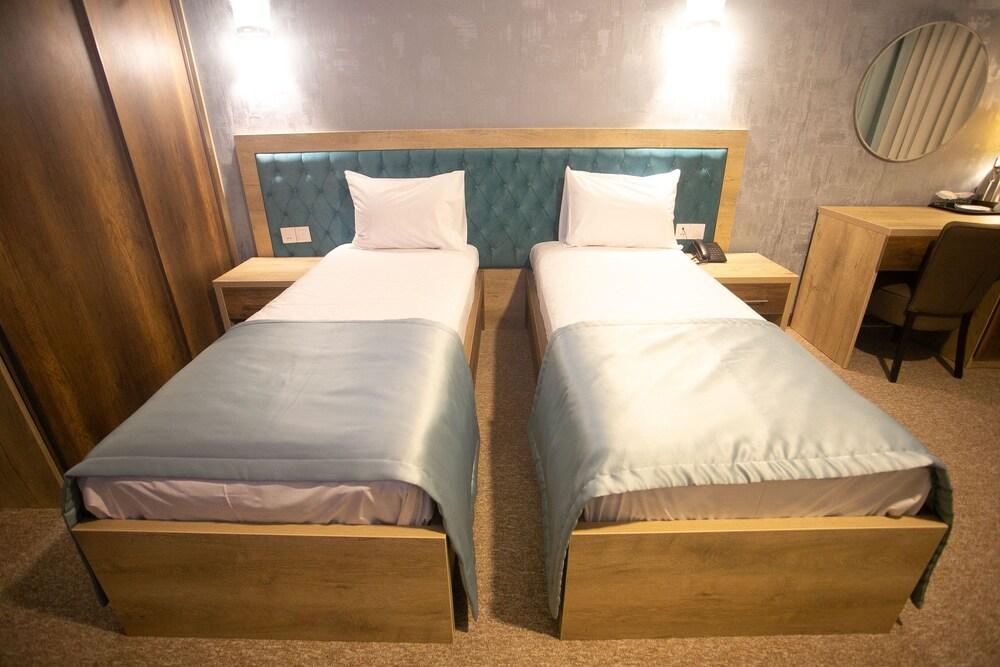 Royal Sapphire Hotel