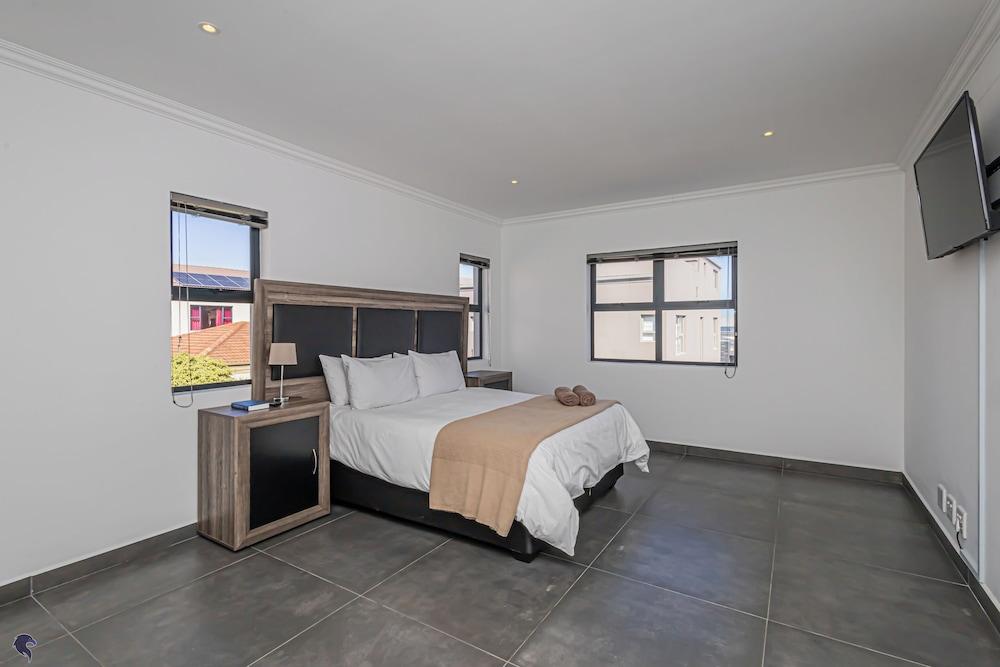 Dalton's, Langebaan 10-sleeper