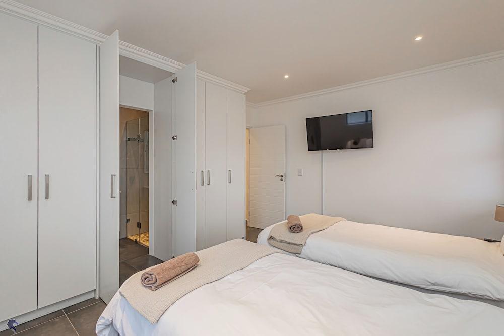 Dalton's, Langebaan 10-sleeper