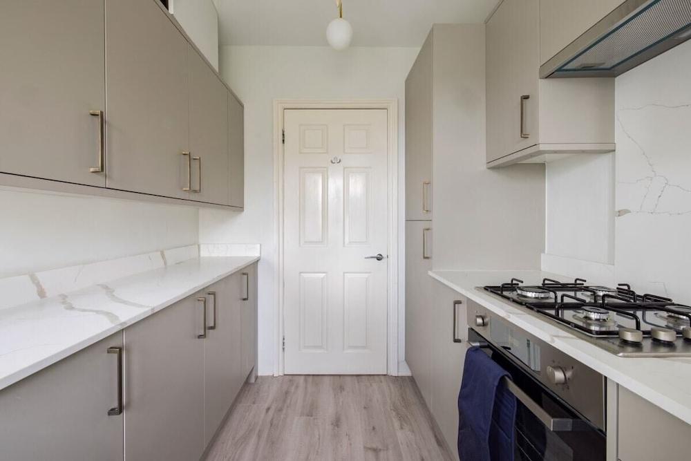 The St Johns Wood Classic - Snazzy 2bdr Flat