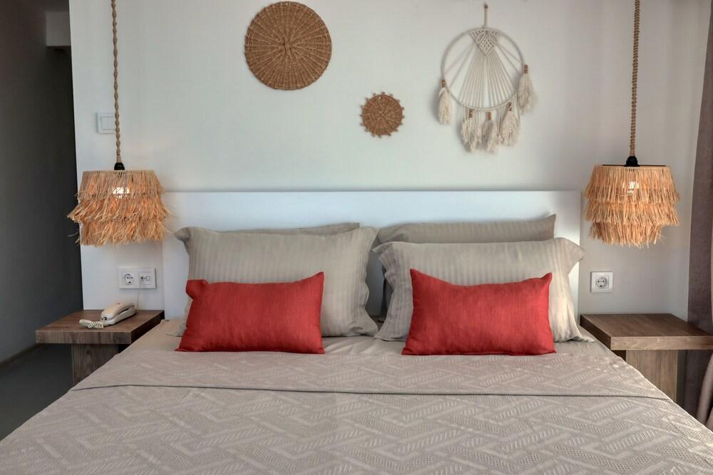 Myrodia by Etapaltınel