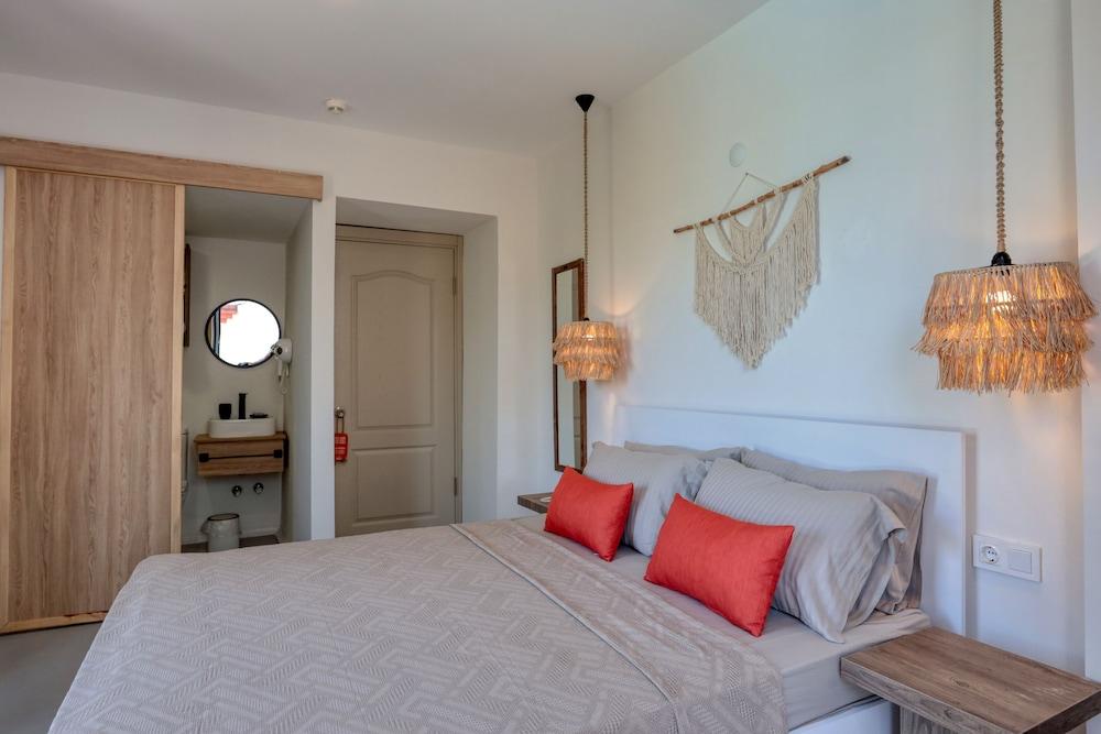 Myrodia by Etapaltınel