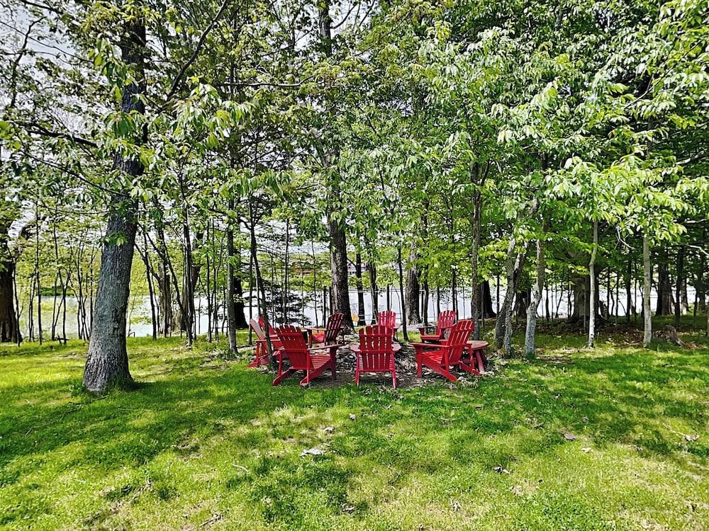 Red Fox by Taylor Made Deep Creek