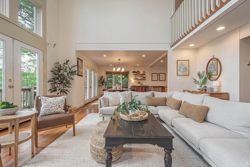 Sunset Pointe by Taylor Made Deep Creek