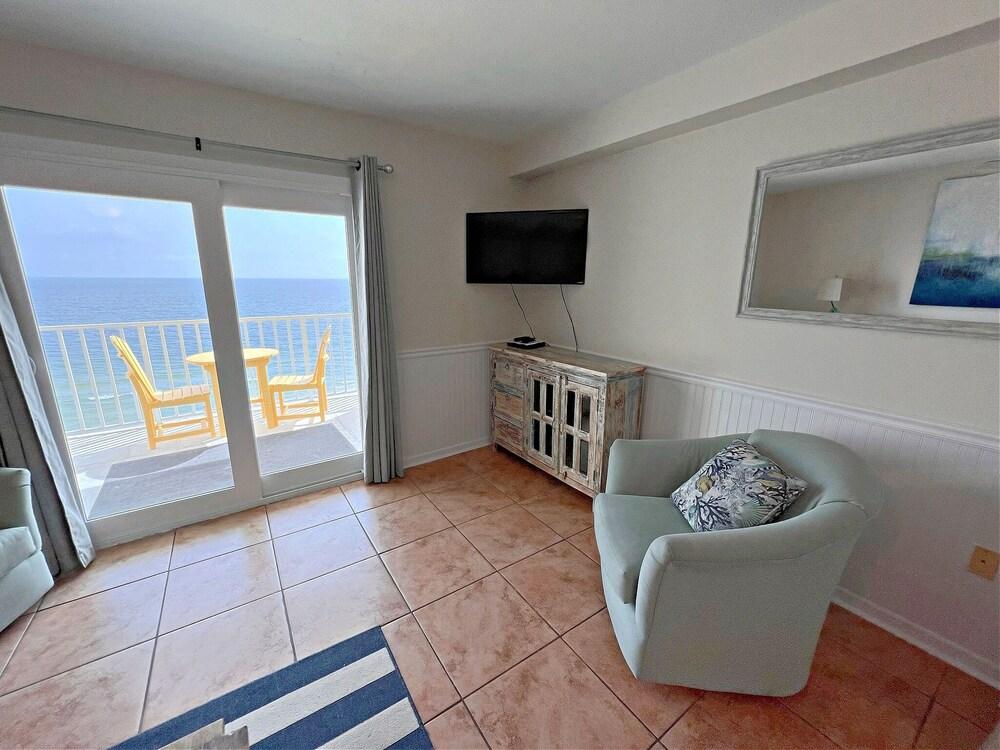 Seacrest 807 1 Bedroom Condo by Redawning