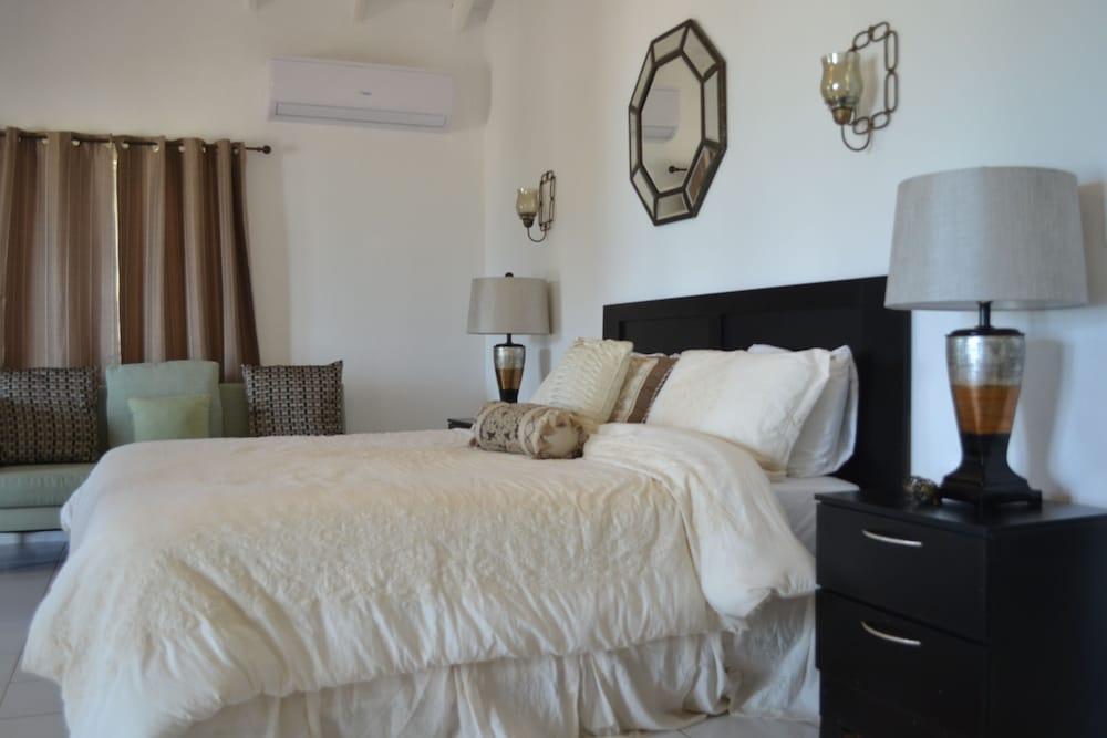 Rendezvous Bay Hotel