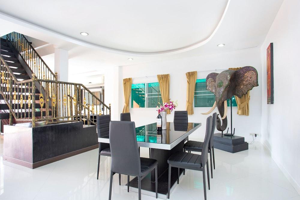 Holiday Bliss 3BR Pool Villa Lancelot 2