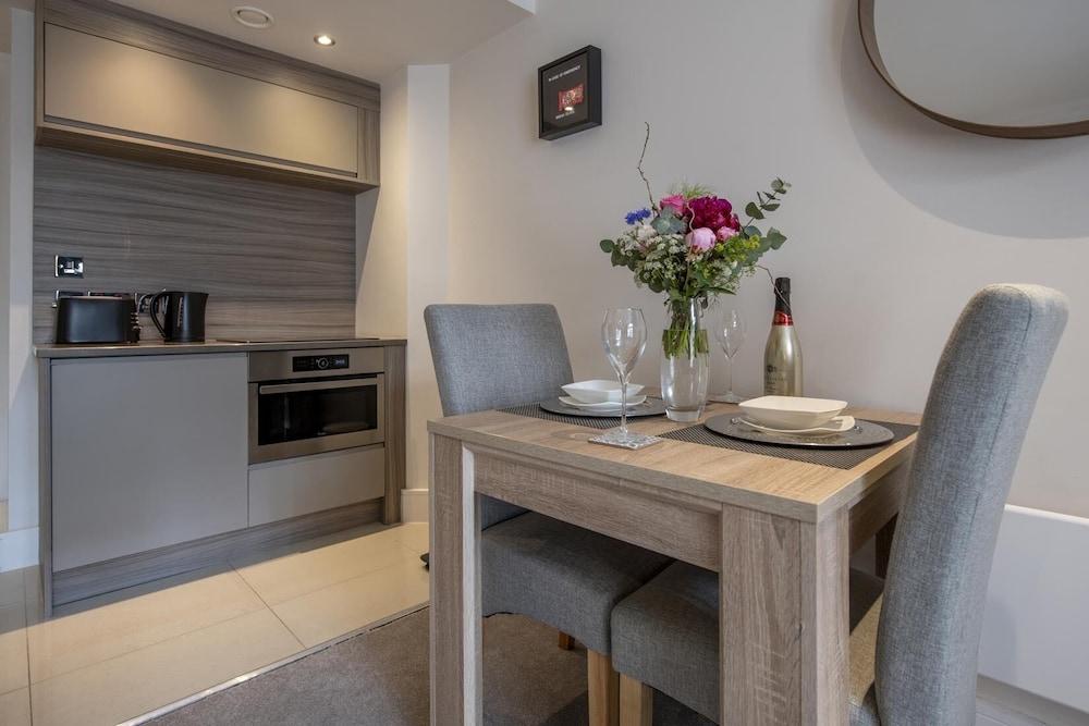 Chocolets - The Kitkat Suite