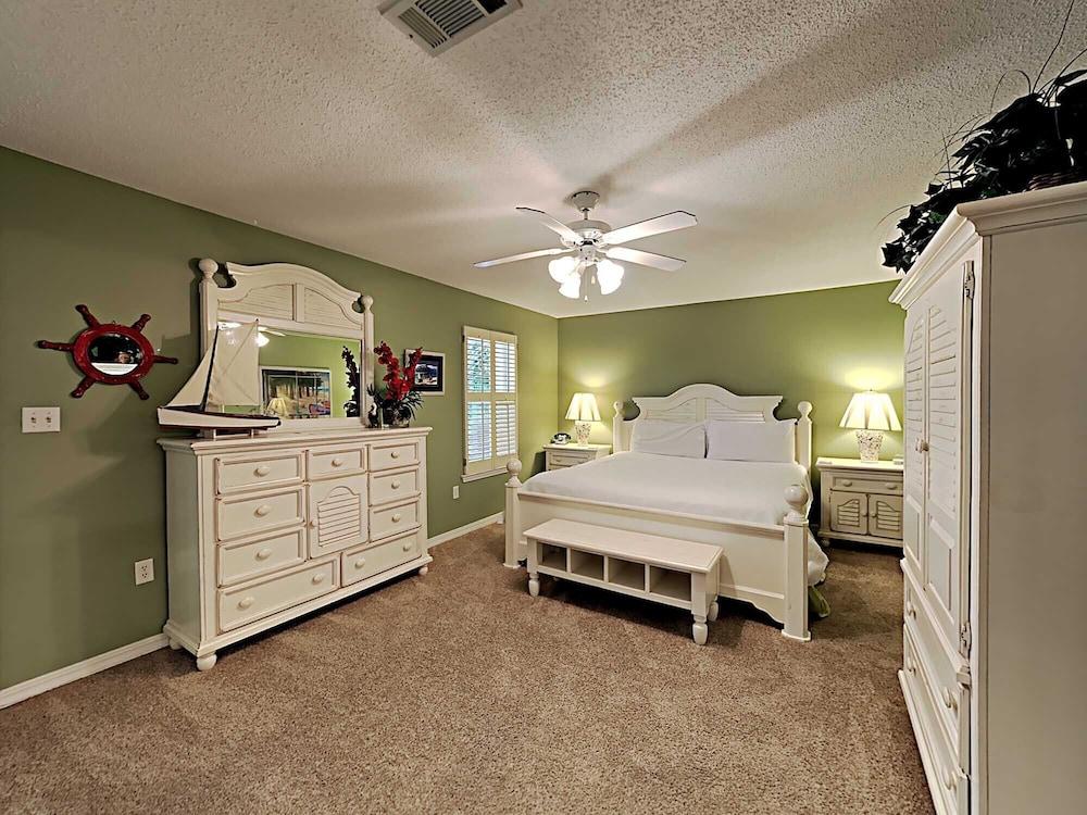 South Haven by Southern Vacation Rentals