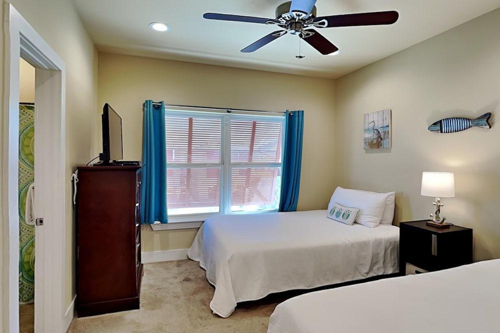 Lagoonie Goo Goo by Southern Vacation Rentals