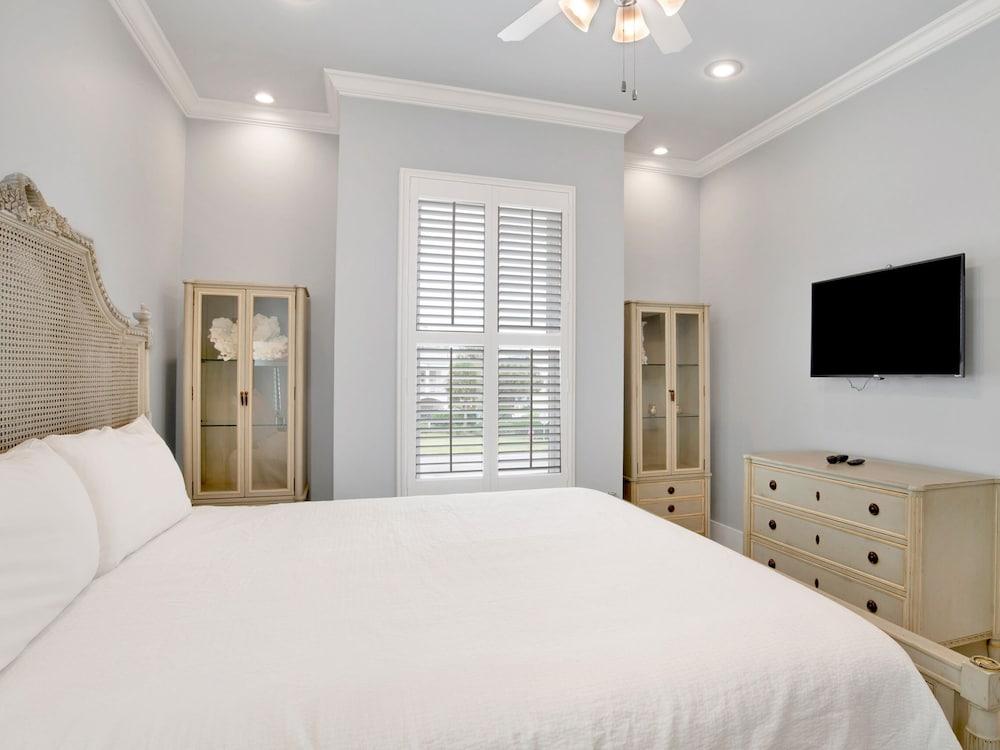 Summer Breeze by Southern Vacation Rentals