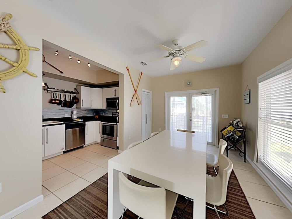 La Favorita by Southern Vacation Rentals