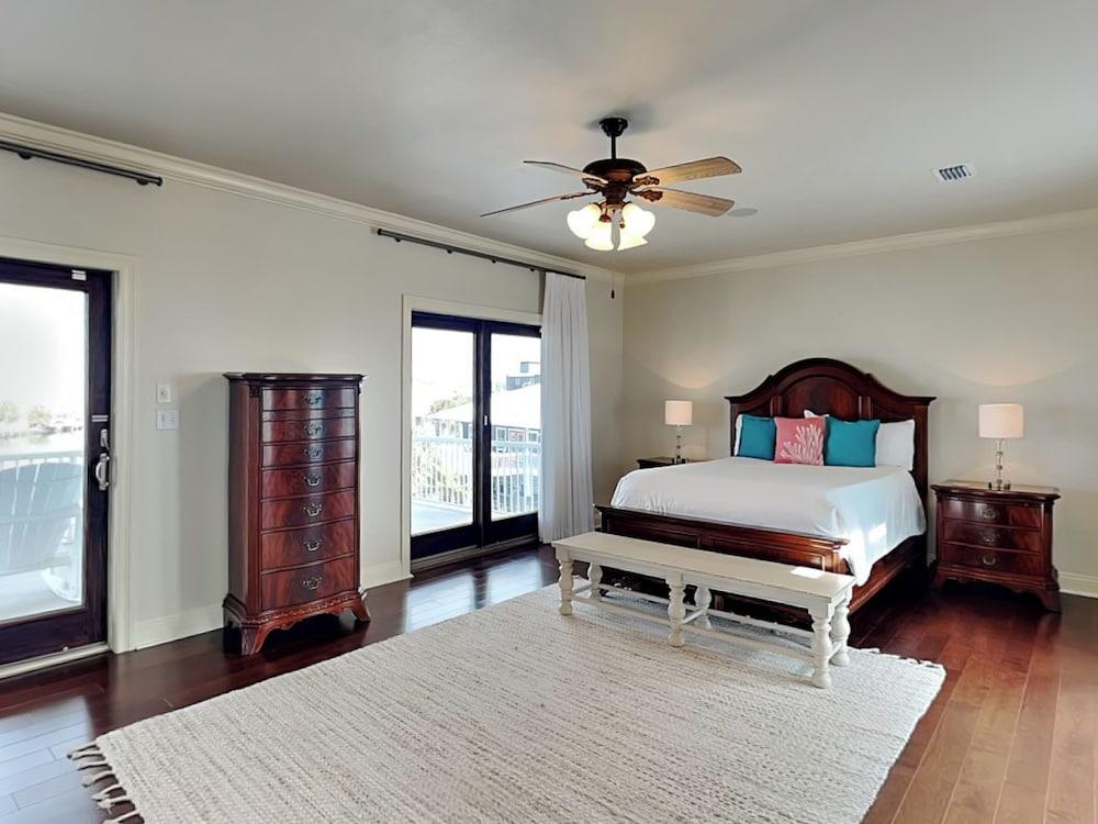 Deja Blue Cove by Southern Vacation Rentals