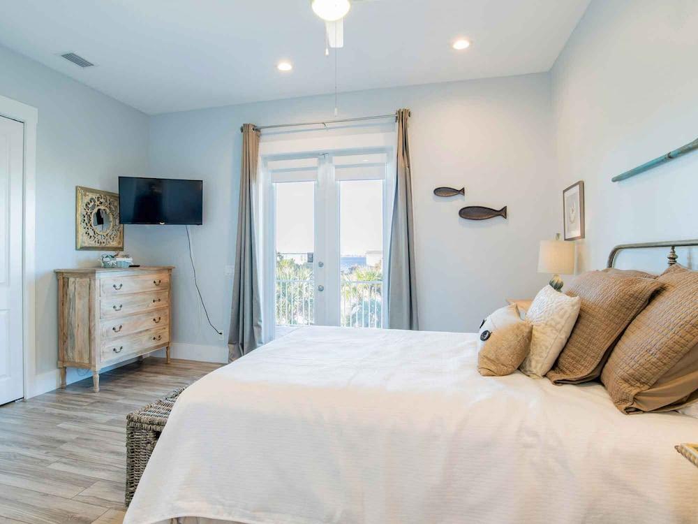 She Sells Seashells by Southern Vacation Rentals